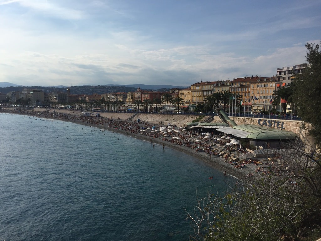Vista da Praia Castel Plage em Nice