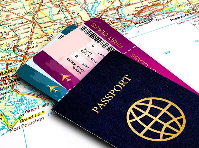 Passaporte e passagem para França