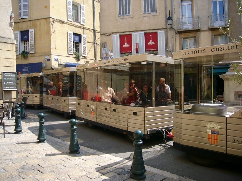 Trenzinho em Aix