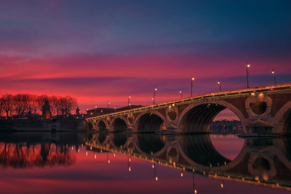 Fim de tarde na Pont Neuf em Toulouse