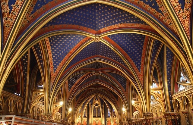 Detalhes do Teto da Sainte Chapelle em Paris