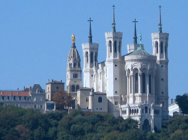 Conheça a Basílica Notre Dame de Fourvière em Lyon na França