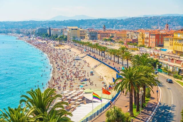 Vista da cidade de Nice e praia