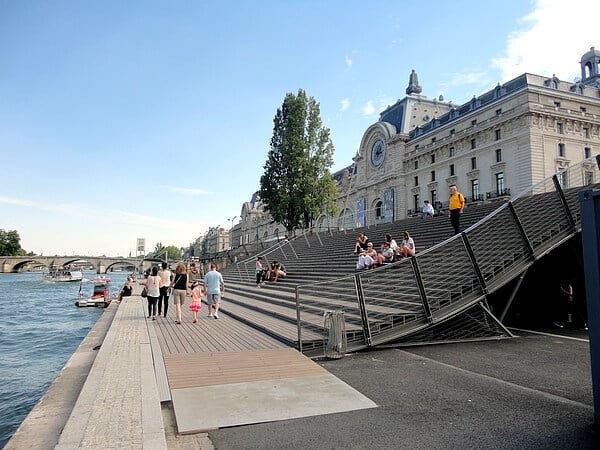 Museu d'Orsay a partir do Sena