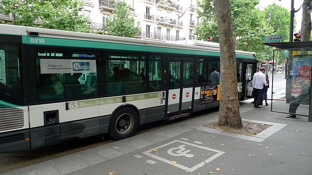 Ônibus acessível em Paris
