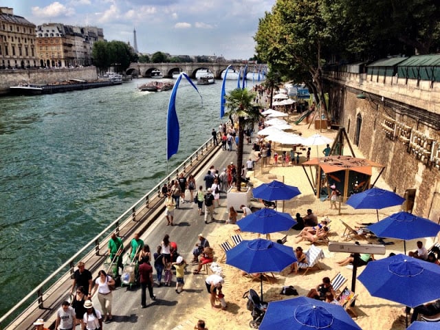 Praia no rio Sena em Paris