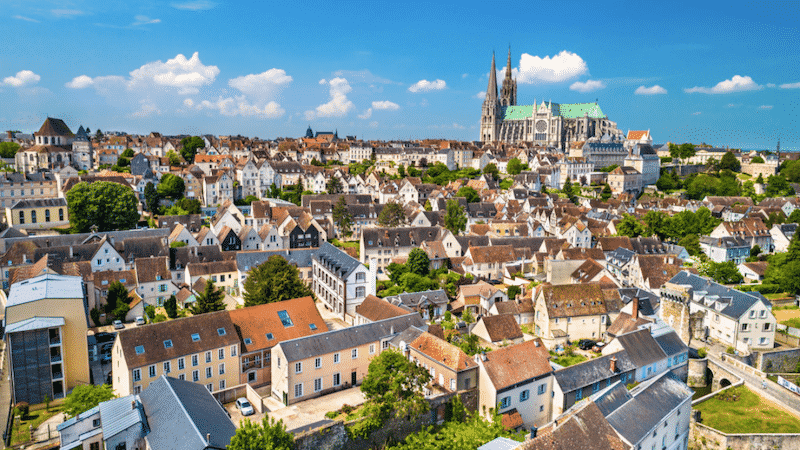 Vista da cidade de Chartres na França