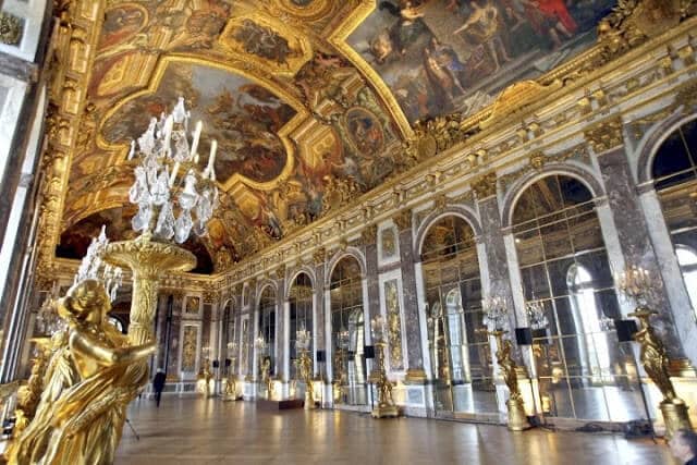 Galeria dos Espelhos do Palácio de Versalhes