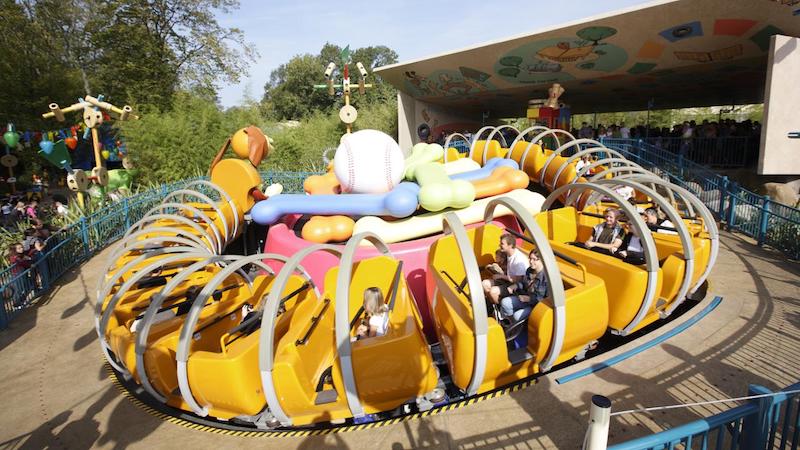 Slinky Dog ZigZag Spin no parque Walt Disney Studios em Paris