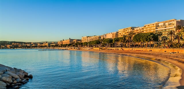Praia em Cannes
