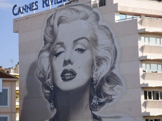 Marilyn Monroe nos Les Murs Peints nos prédios de Cannes