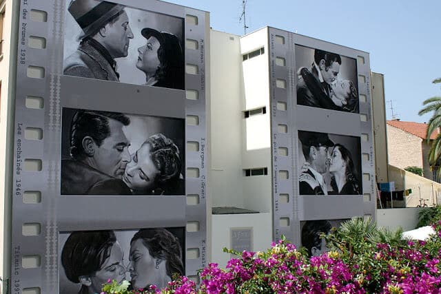 Cena do cinema no Les Murs Peints em Cannes