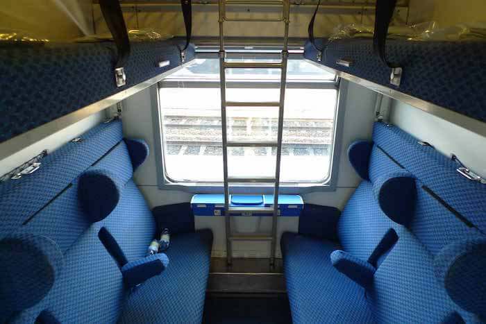Interior do trem de Paris a Veneza