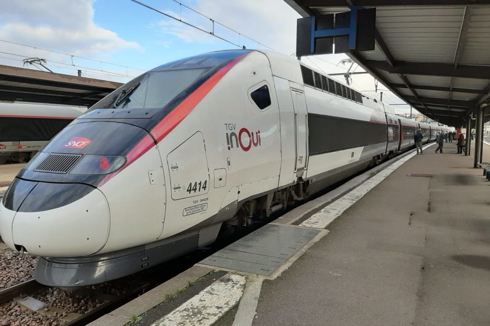 Viagem de trem de Dijon a Paris