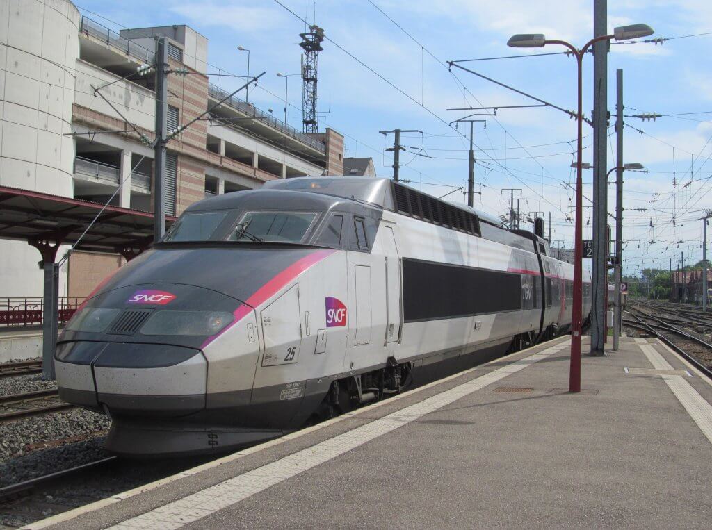 Trem na estação na França