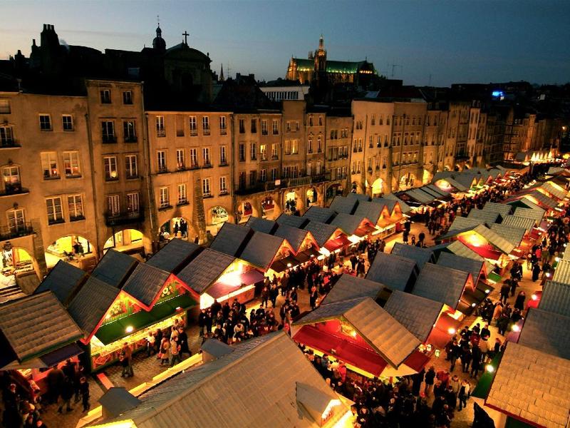 Vista do mercado de Natal em Nantes
