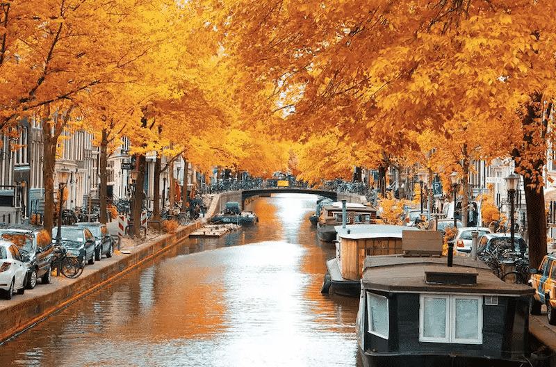 Canal em Amsterdã