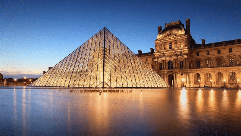 Paisagem do Museu do Louvre em Paris