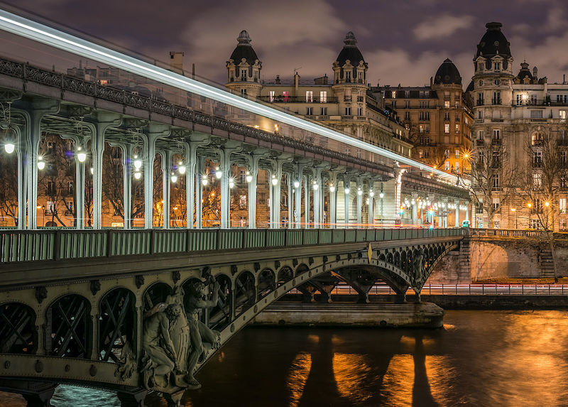 Ponte de Bir-Hakeim em Paris