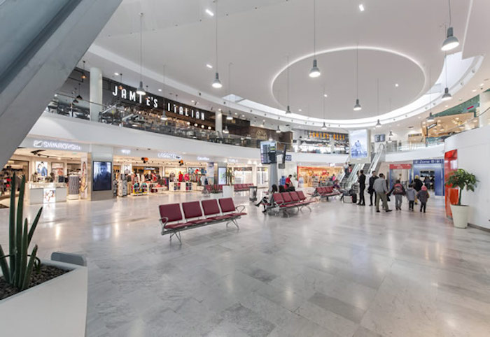 Interior do Aeroporto de Nice