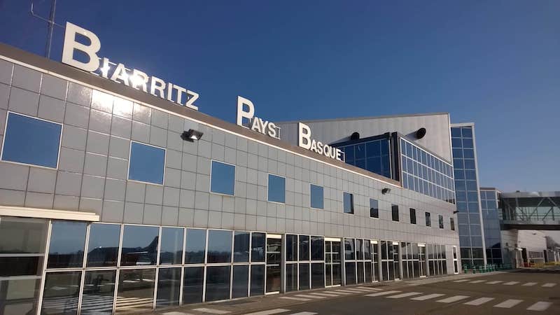 Fachada do Aeroporto de Biarritz