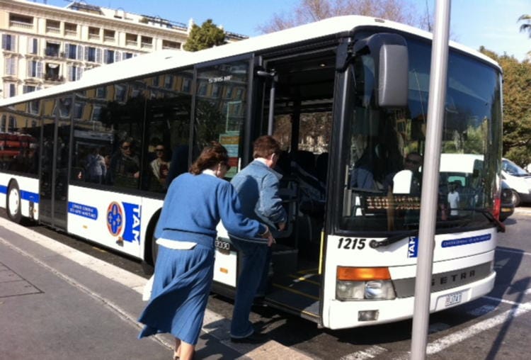 Ônibus na França