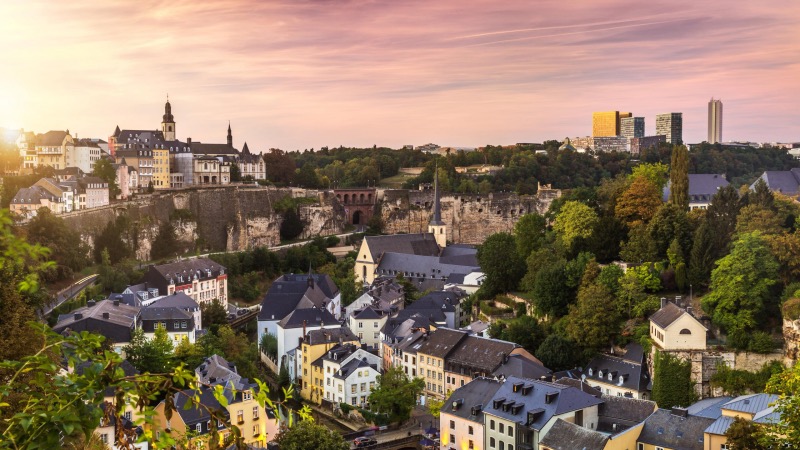 Viagem de carro e Paris à cidade de Luxemburgo