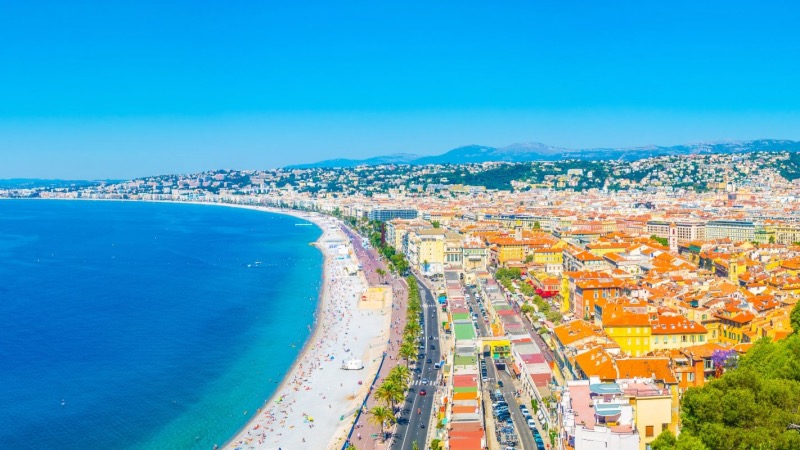 Cidade de Nice ensolarada