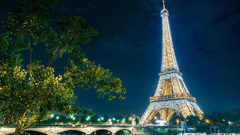 Paris durante a noite